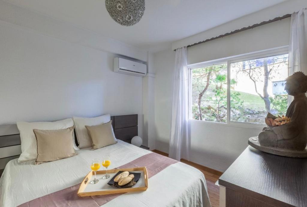 Sunny Seaview Apartament *