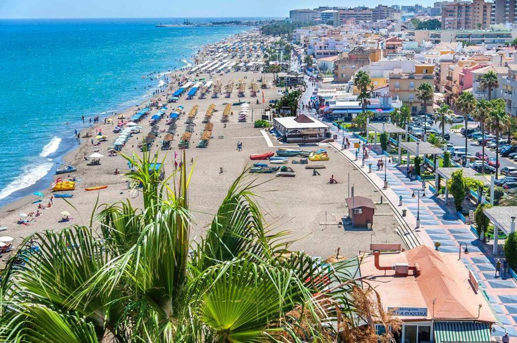 Sunny Seaview Apartament